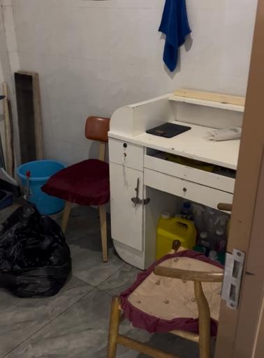 上过几轮热搜后，保洁员还在厕所隔间休息吗？央视网记者实地探访