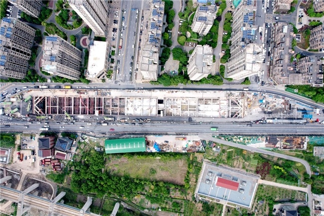杭州地铁10号线云会站主体结构封顶