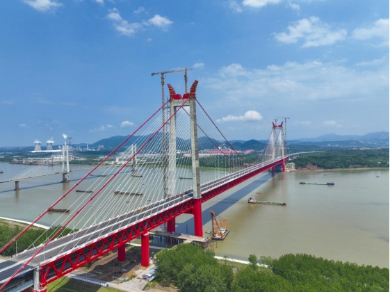 G3铜陵长江公铁大桥全线沥青铺装完成