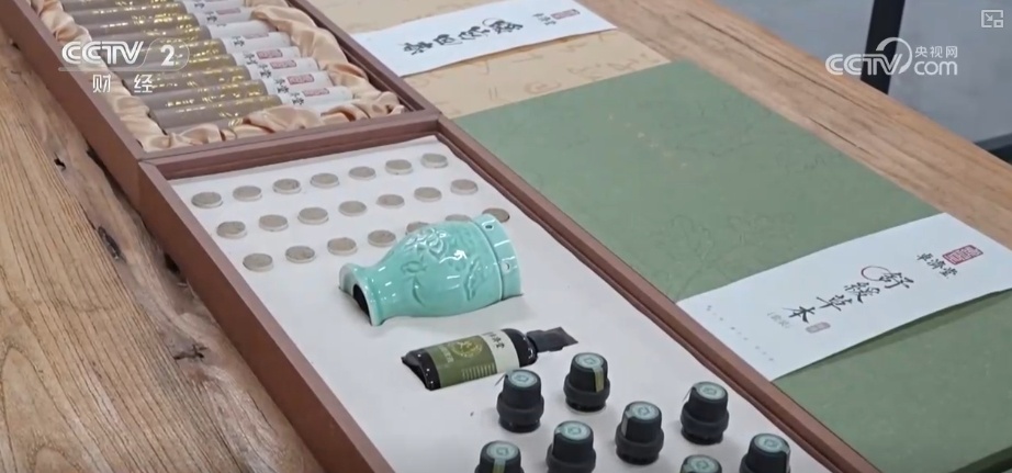 端午周边产品产销旺&#32;传统节日新鲜创意撬动经济发展新“引擎”